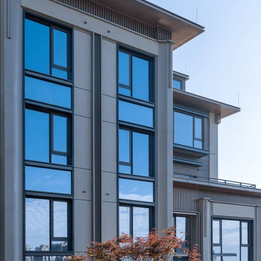 Ikkunoiden julkisivu